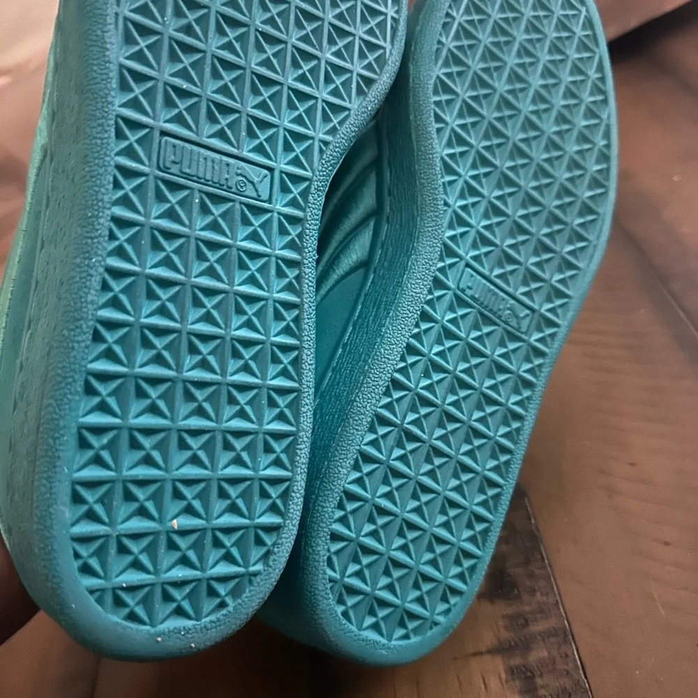 Puma Vibrant Teal Sneakers - Picture 4 of 6
